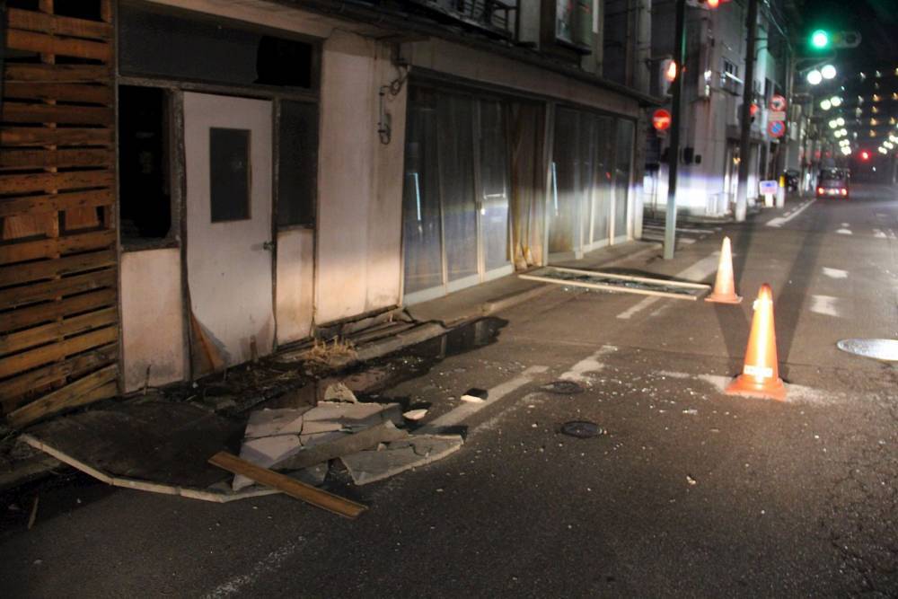 Японию трясет второй день: мощное землетрясение зафиксировано в районе Фукусимы