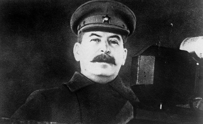 Al Arabiya (ОАЭ): Сталин казнил командующего войсками Западного фронта за поражение в битве против немцев