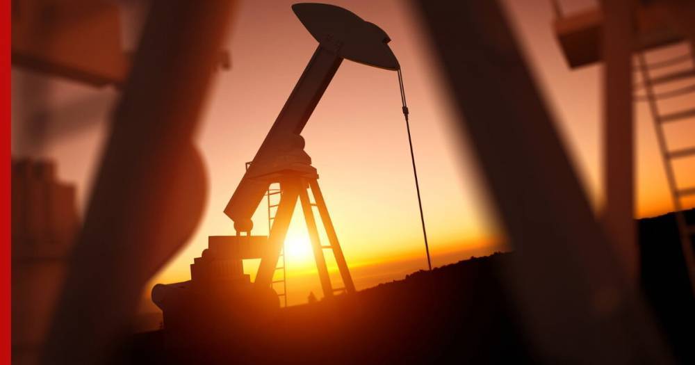 Цена на нефть Brent превысила $63 впервые с января 2020 года