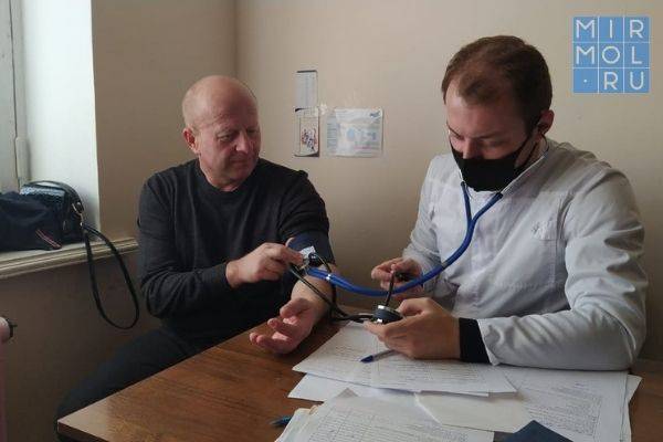 Главы сёл Новолакского района прошли первый этап вакцинации от коронавируса