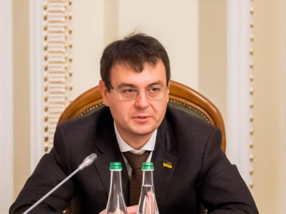 Гетманцев считает уровень падения ВВП в Украине меньше, чем "у соседей"