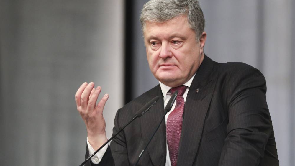 Порошенко призвал официально разрешить военным ВСУ открывать огонь в Донбассе