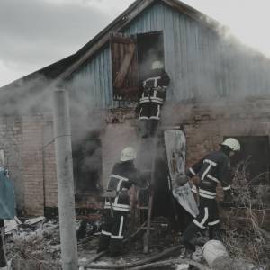 В Шевченковском районе Запорожья во время пожара погиб мужчина. Фото
