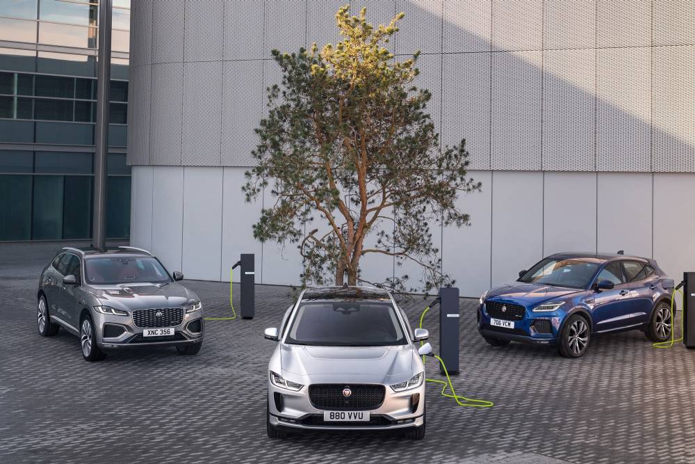 Официально: Jaguar полностью перейдет на электромобили к 2025 году, а Land Rover начнет аналогичную трансформацию с 2024 года