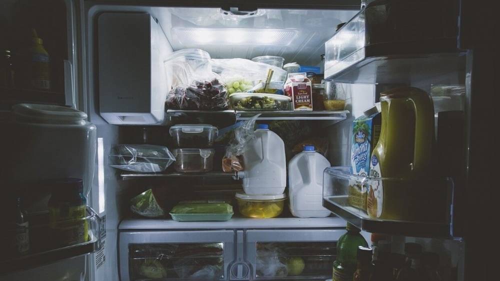Назван список продуктов, которые всегда должны быть в холодильнике