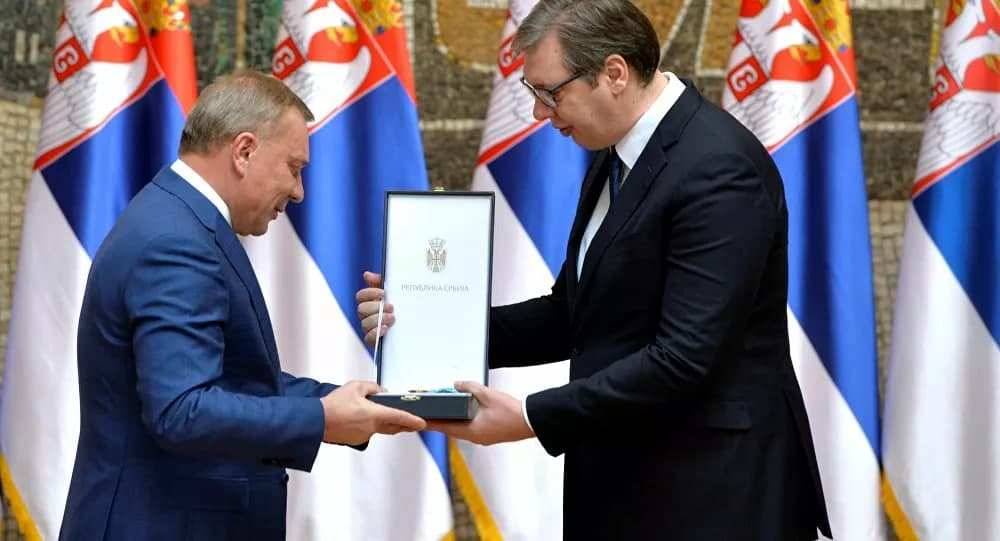 Вучич наградил государственными наградами патриарха Кирилла и...
