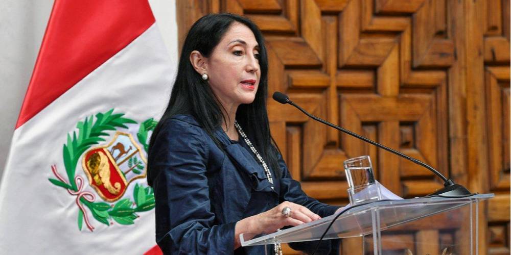 «Сделала серьезную ошибку». Глава МИД Перу ушла в отставку после вакцинации от коронавируса вне очереди