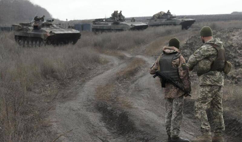 Трое украинских военных погибли при взрыве в Донбассе