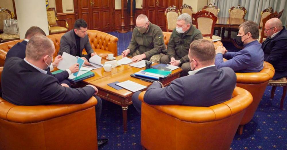 Зеленский созвал срочное заседание и назвал три версии гибели военных 14 февраля