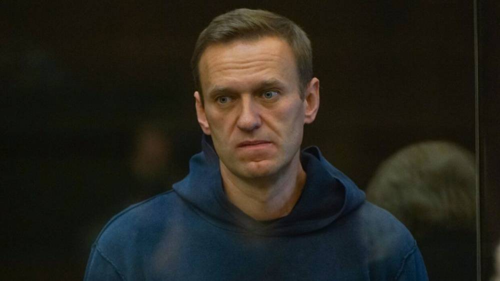 Навального привезли на очередное слушание по делу о клевете