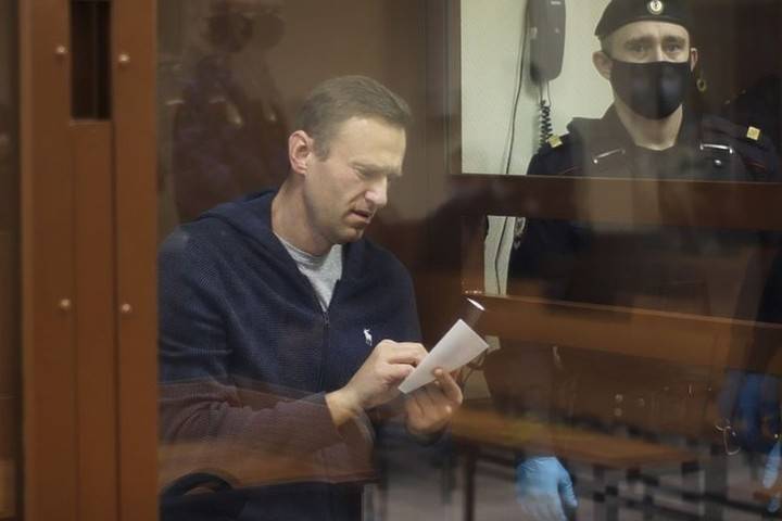 Суд над Навальным за клевету перенесли на день апелляции по делу Ив Роше