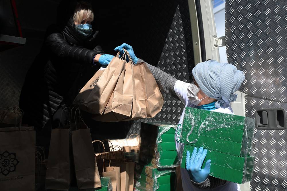 Более 230 тыс. продуктовых наборов раздали в Дагестане за время пандемии