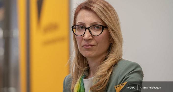 "В Карабахе служат, а не занимают посты" - Мане Тандилян рассказала, как стала министром