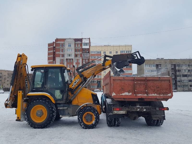 За сутки в нескольких районах Ленобласти выпало по 4 см снега – коммунальщики работают с глубокой ночи