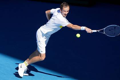 Медведев разгромил Рублева и вышел в полуфинал Australian Open