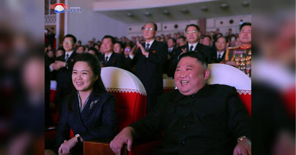 Жена Ким Чен Ына впервые за 13 месяцев появилась на публике