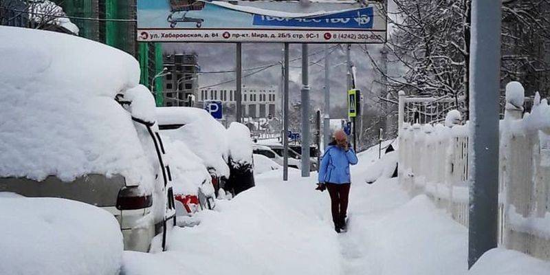 Снегопад на Сахалине - дома завалило снегом - фото, видео погоды в России - ТЕЛЕГРАФ
