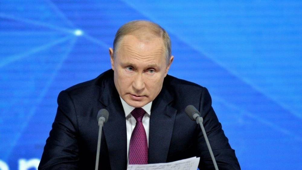 Путин оценил актуальность введения в РФ продовольственных сертификатов