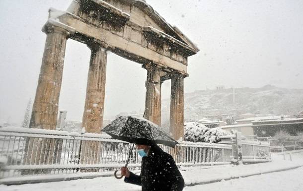 Акрополь под снегом. Мощнейший снегопад в Греции