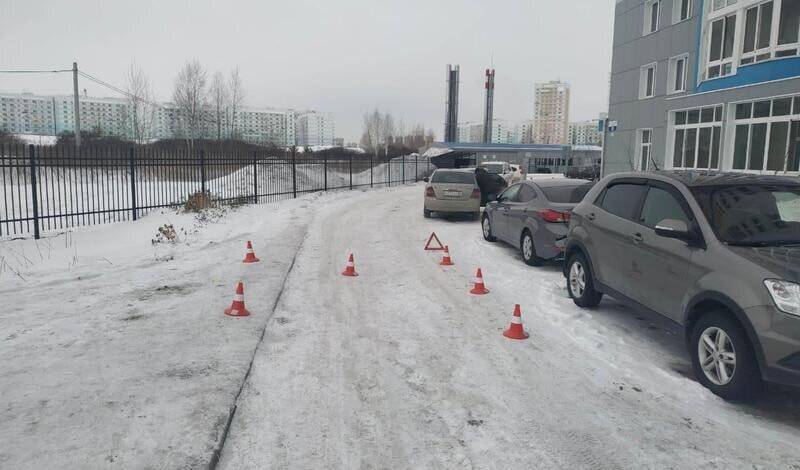 В Новосибирске водитель намеренно сбил мать с коляской