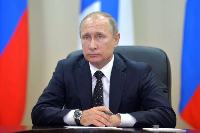 Путин сделал бессрочным право детей-сирот на бюджетное обучение в вузах