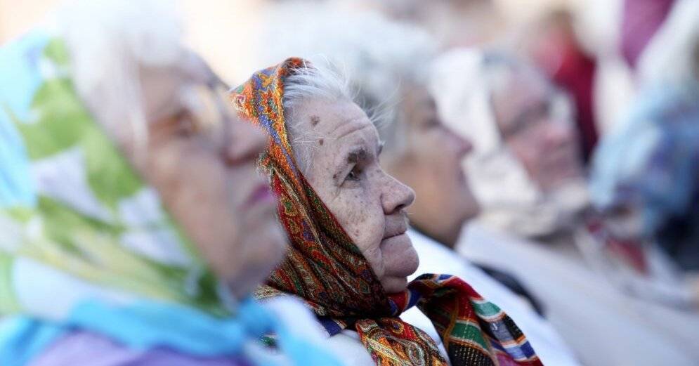 Федерация пенсионеров Латвии призвала депутатов Сейма одобрить выплату пособия в 200 евро