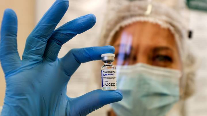 Начинается третья фаза клинических исследований вакцины "Спутник Лайт"