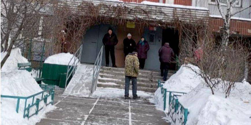 В Киеве в результате падения с 16-го этажа погибла 15-летняя девушка