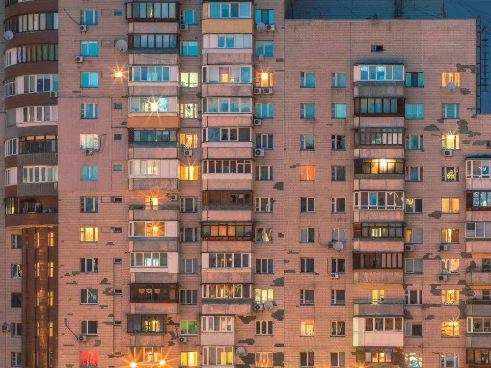 В Киеве с балкона на 16-м этаже выпала 15-летняя девушка. Это второй подобный случай в столице за два дня
