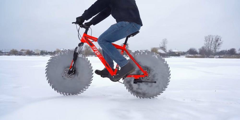 Ледосипед. Американец изобрел велосипед для езды по льду — угадайте, что у него вместо колес: видео