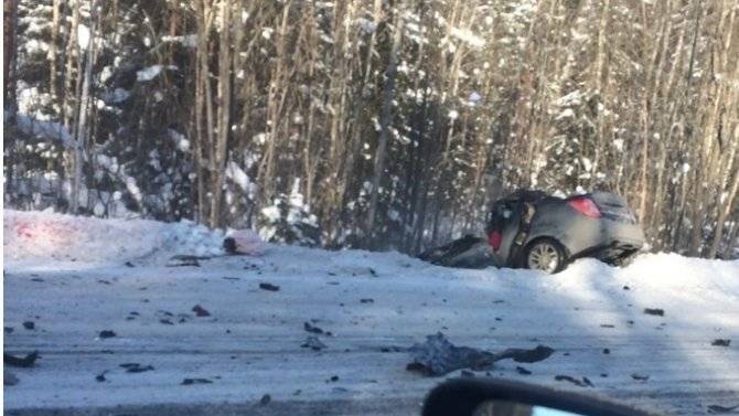 В ДТП с грузовиком в Ломоносовском районе Ленобласти погиб водитель легковушки