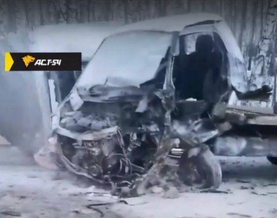 Водитель «Газели», ехавший в сторону Кемерова, пострадал в тройном ДТП под Новосибирском