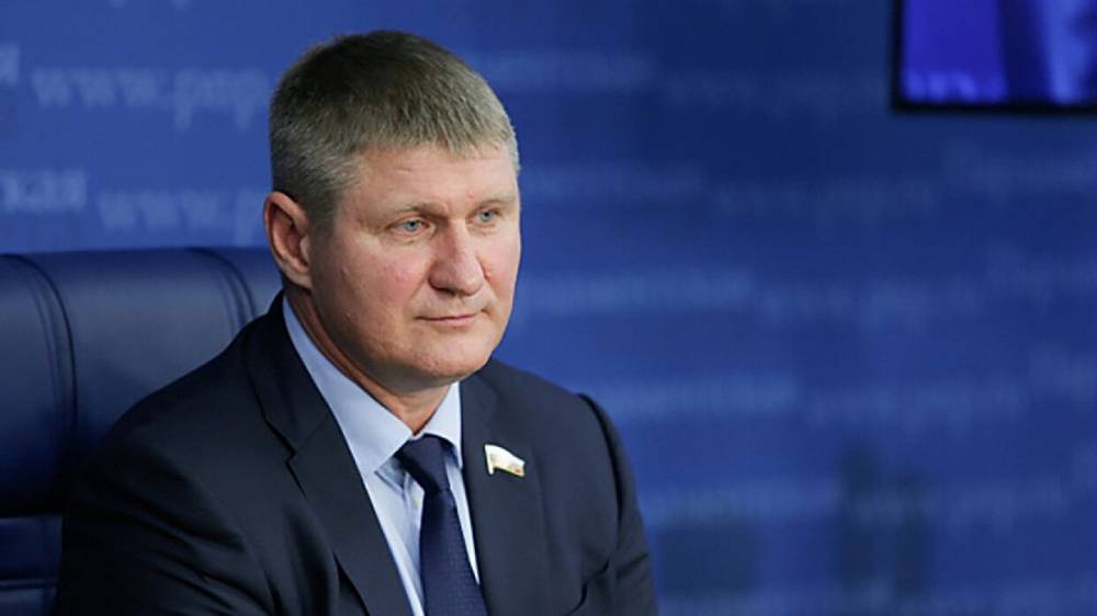 Депутат Шеремет сравнил действия Киева в отношении Крыма с варварством