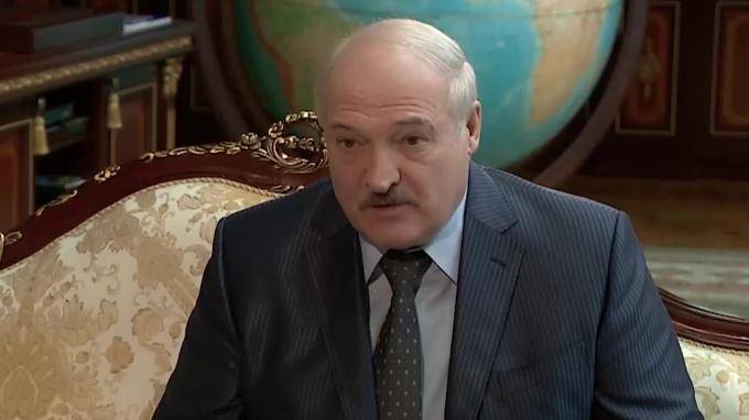 Лукашенко анонсировал встречу с Путиным в феврале