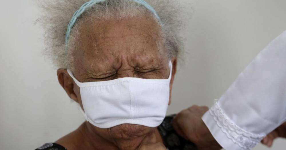 В Сиэтле 90-летняя женщина прошла десять километров в снежный шторм для прививки от коронавируса