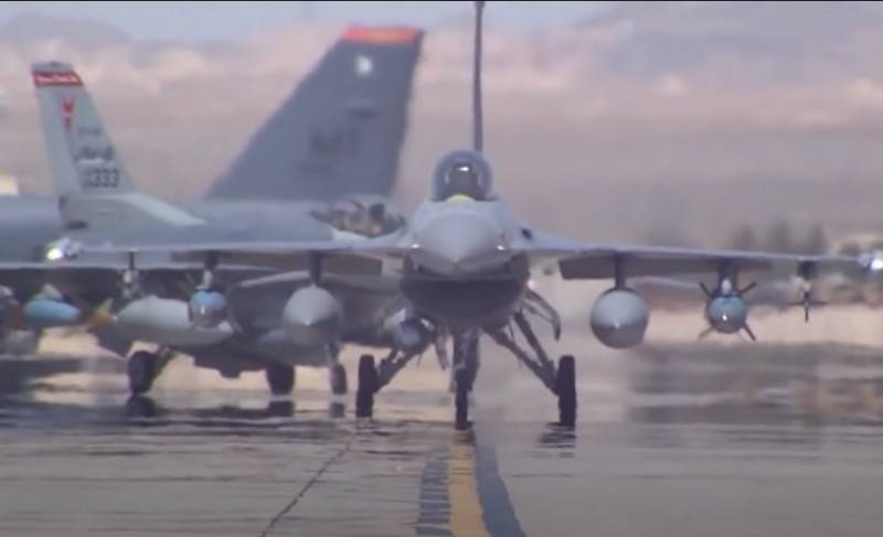 ВВС США оценят целесообразность замены F-16 Fighting Falcon новым истребителем