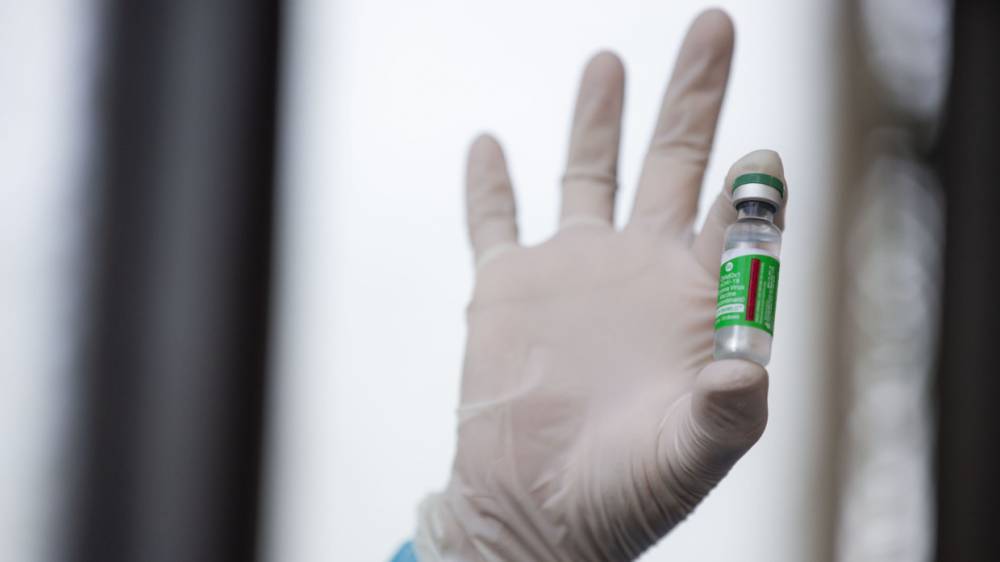 Поляки советуют властям договориться с РФ о вакцине от коронавируса