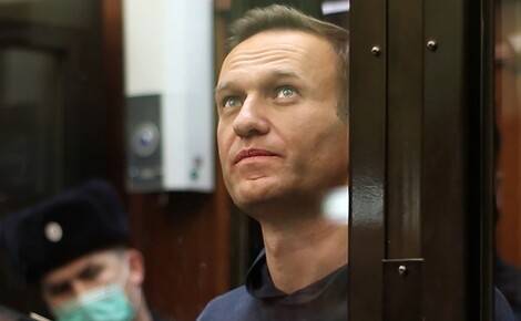 Политик Алексей Навальный сообщил в своем аккаунте в Instagram, что его поставили на учет как склонного к побегу