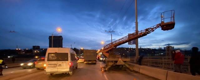 В Ростове разбираются в обстоятельствах гибели рабочего на мосту проспекта Стачки