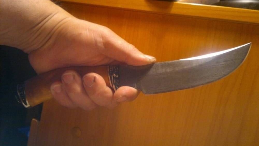 Мужчина с ножом напал на охранника консульства Украины в Петербурге