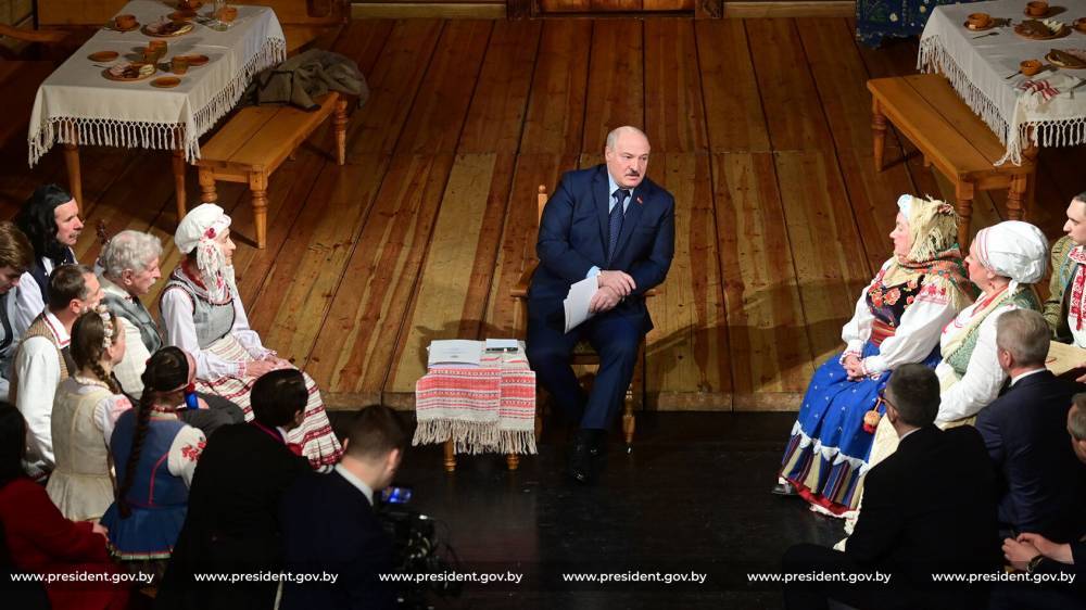 Лукашенко не жалеет о том, что произошло с Купаловским театром в августе 2020-го