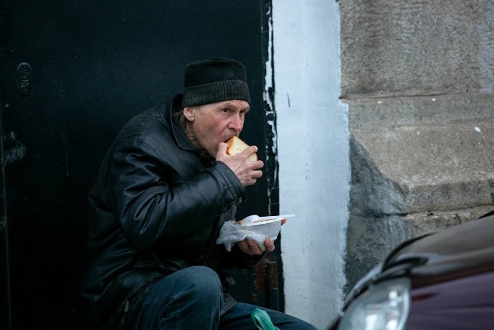 Уставный суд Петербурга начал рассматривать дело о дискриминации бездомных