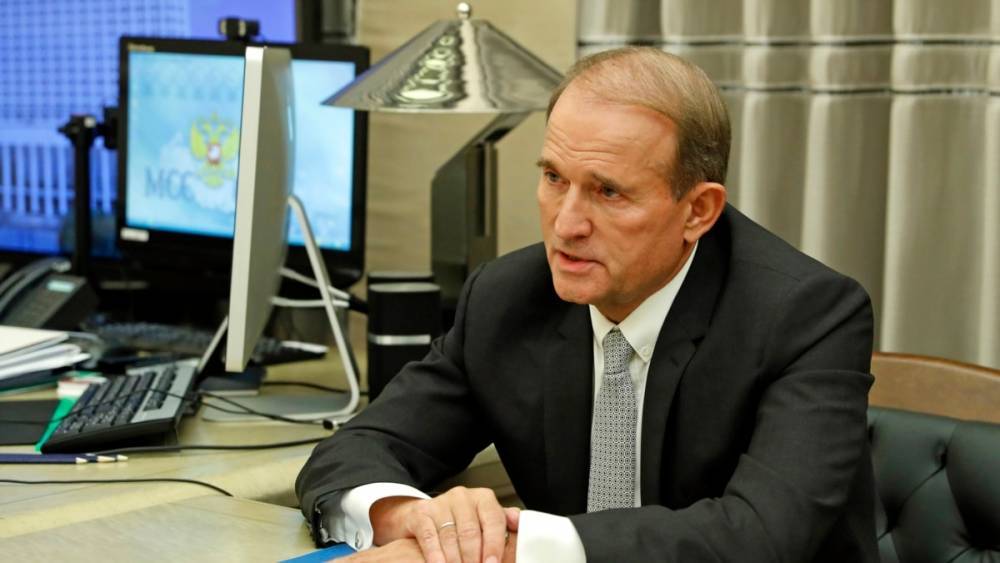 Украина ввела санкции в отношении "кума Путина" Медведчука