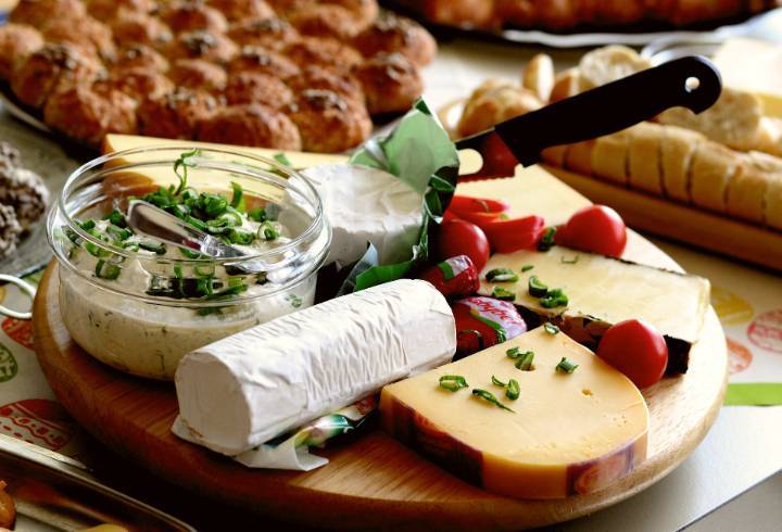 Петербуржский врач-диетолог рассказал о вреде зависимости от сыра