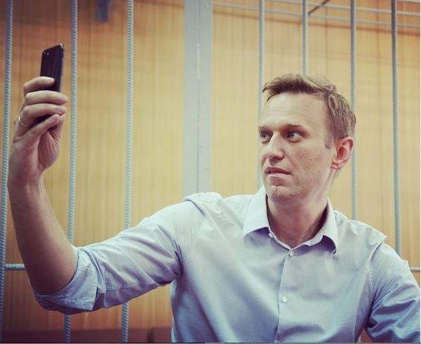 Суть дела «Ив Роше», по которому Алексей Навальный может попасть за решетку