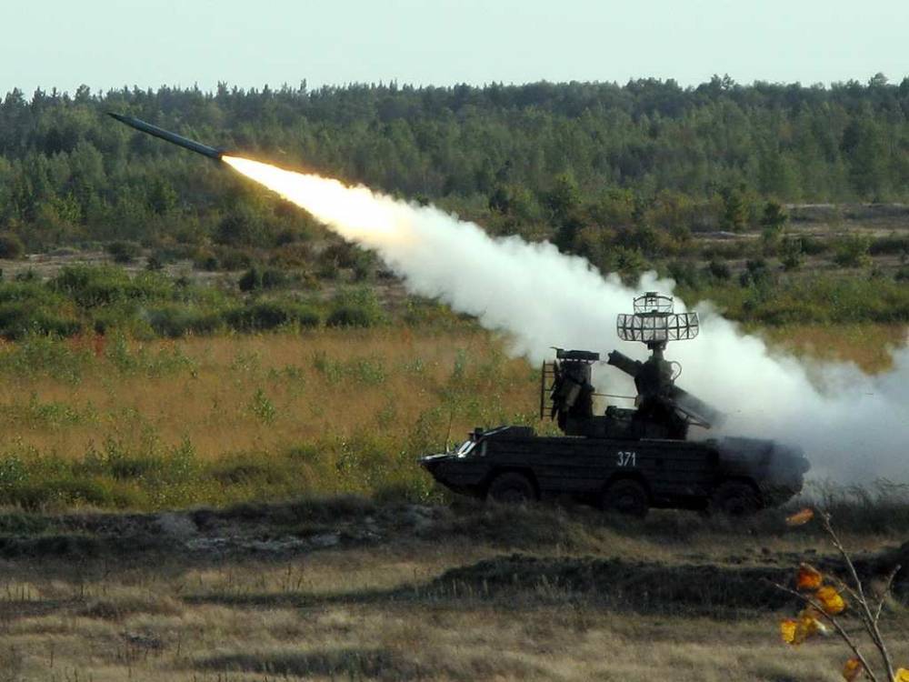 Беларусь до конца февраля завершит испытания новой ракеты средней дальности