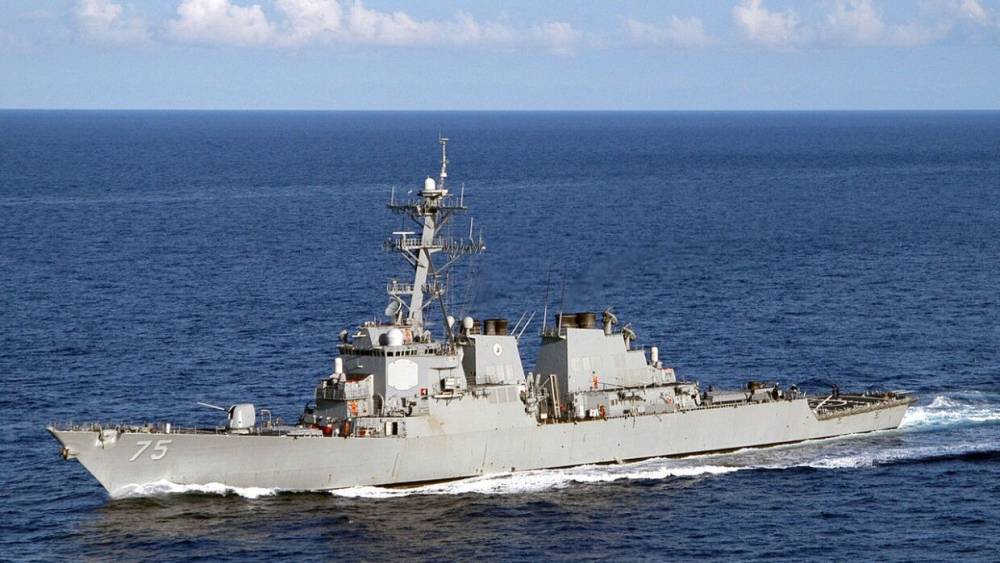 Вице-адмирал РФ призвал ответить на провокации ВМС США в Черном море