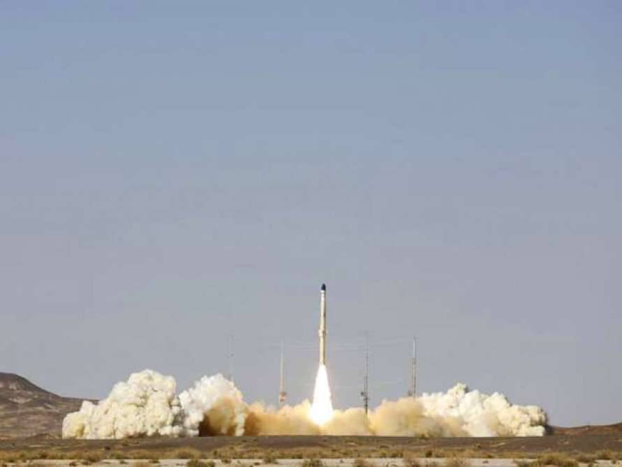 Иран впервые испытал твердотопливную космическую ракету