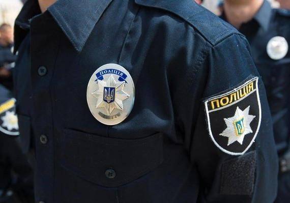 В Киеве во время акции против незаконных пассажирских перевозок избили полицейского