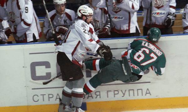Латвийский хоккеист о ЧМ-2021: наши политики о хоккее вообще не думают